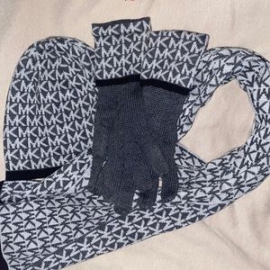 Micheal Kors Winter Set